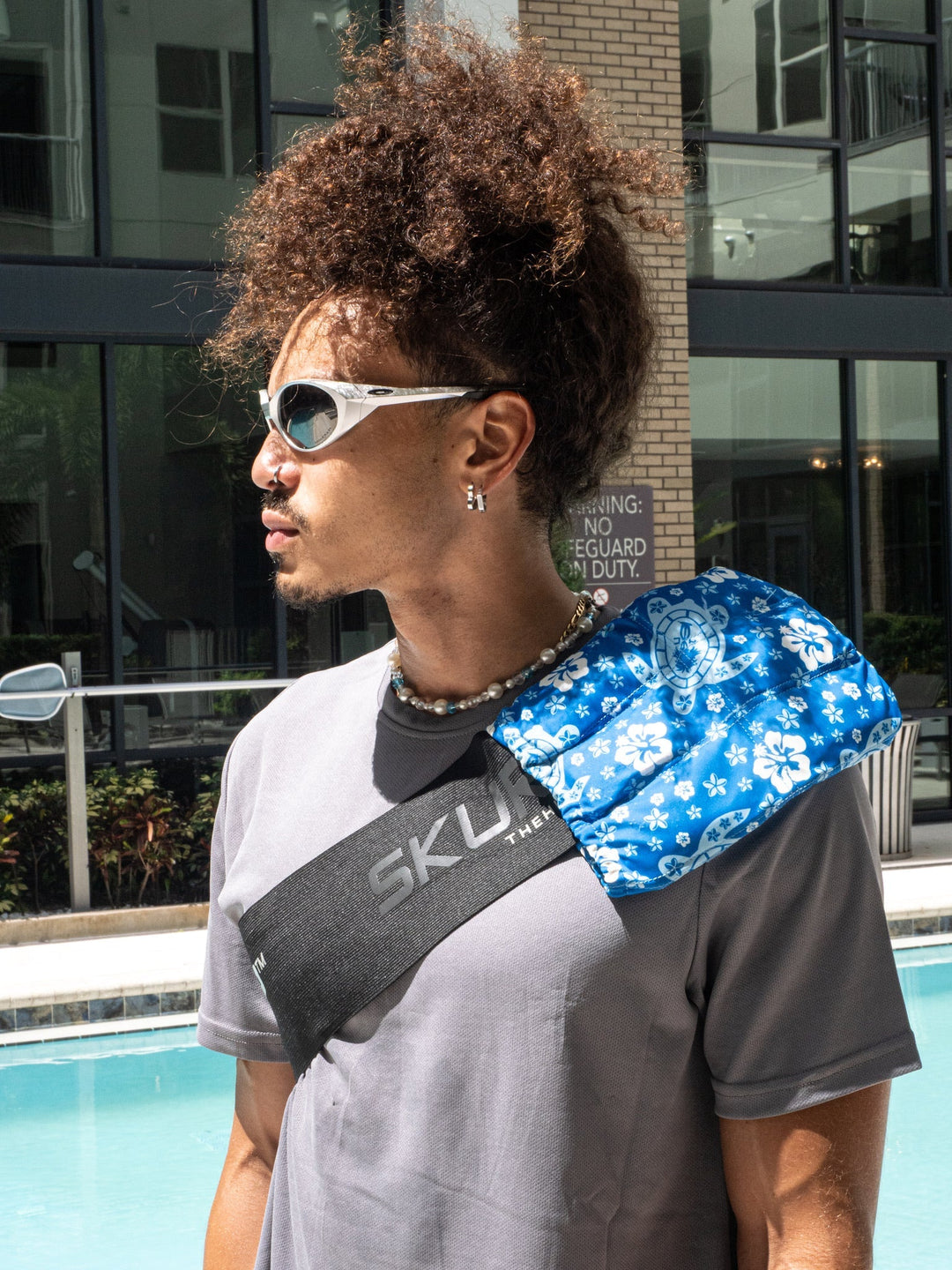 Shoulder & Rotator Cuff Pain Relief: Hot/Cold Therapy That Stays Put - HurtSkurt