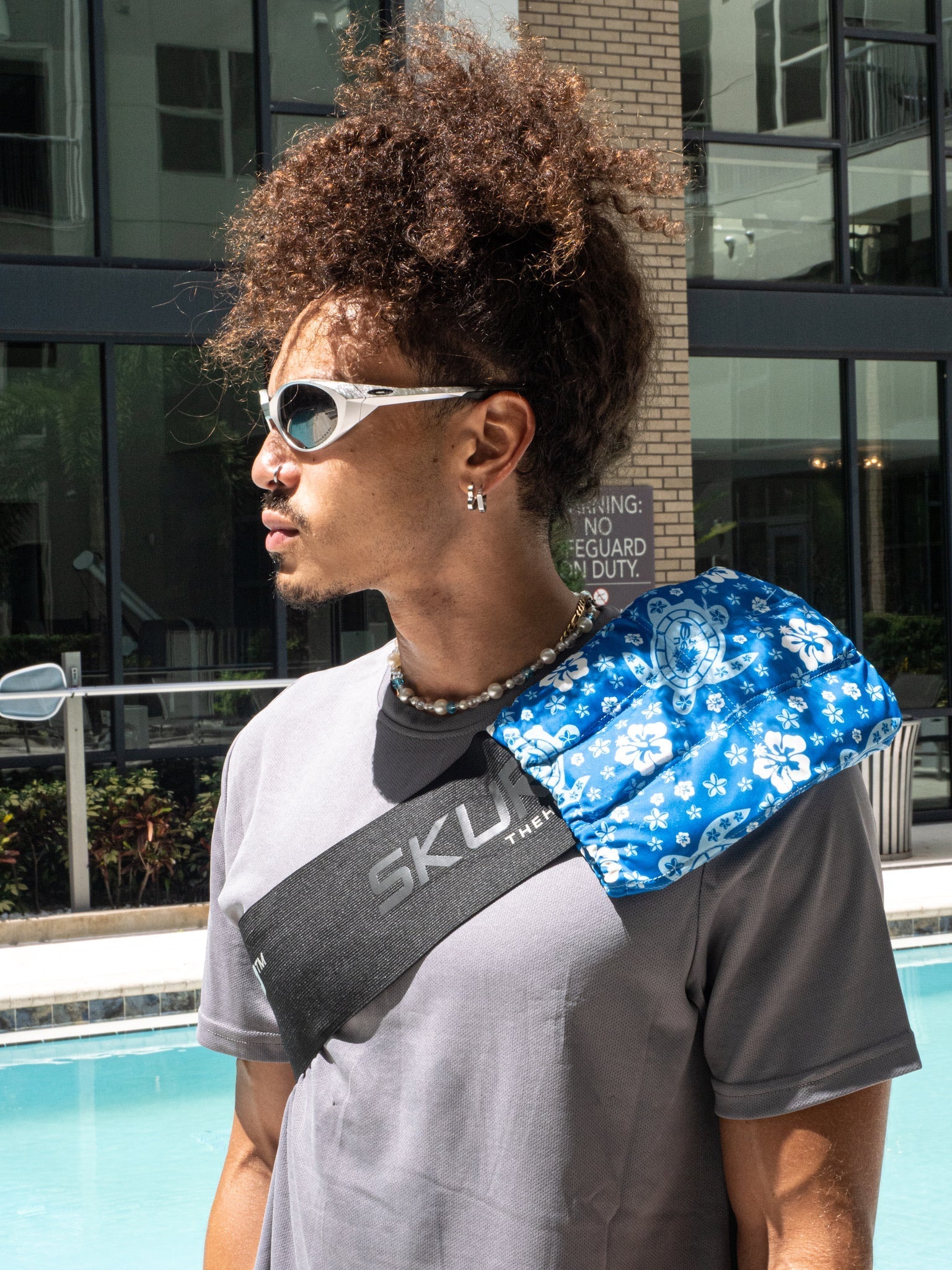 Shoulder & Rotator Cuff Pain Relief: Hot/Cold Therapy That Stays Put - HurtSkurt